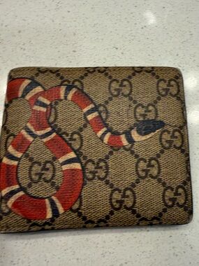 Authentic Gucci Kingsnake GG Supreme Men’s Bifold Wallet with Certificate